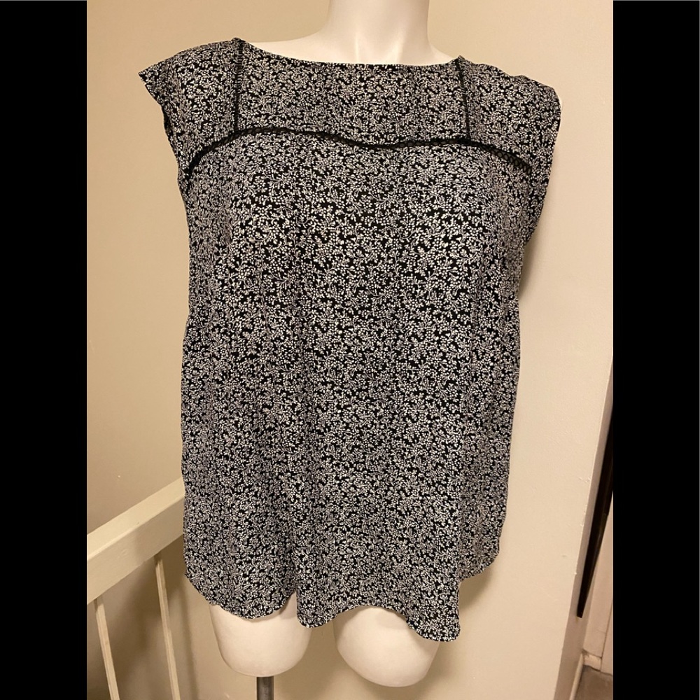 COPY - Loft cap sleeve black and white floral blouse